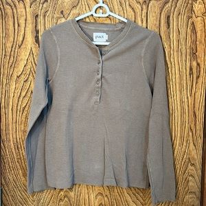 Pact waffle knit Henley shirt in Size Small